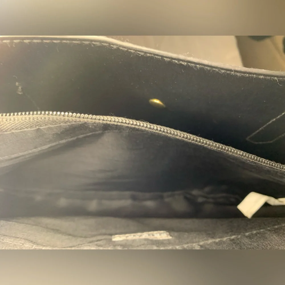 Purse - Picture 3 of 3